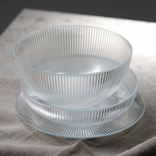 Fine Dine Aura cake stand with cover, 320mm diameter and 230mm height, showcasing a stylish glass cake display with lid.