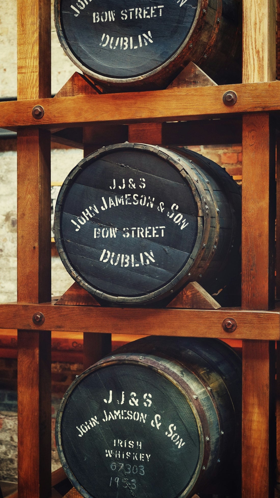 Off-Licence Display Ideas: How to Run an Irish Off-Licence That Customers Choose