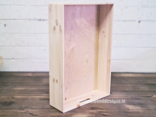 Pin OB6 pine wood box with handle, 40x30x13.5 cm, featuring sturdy wood construction and practical handle for easy carrying.