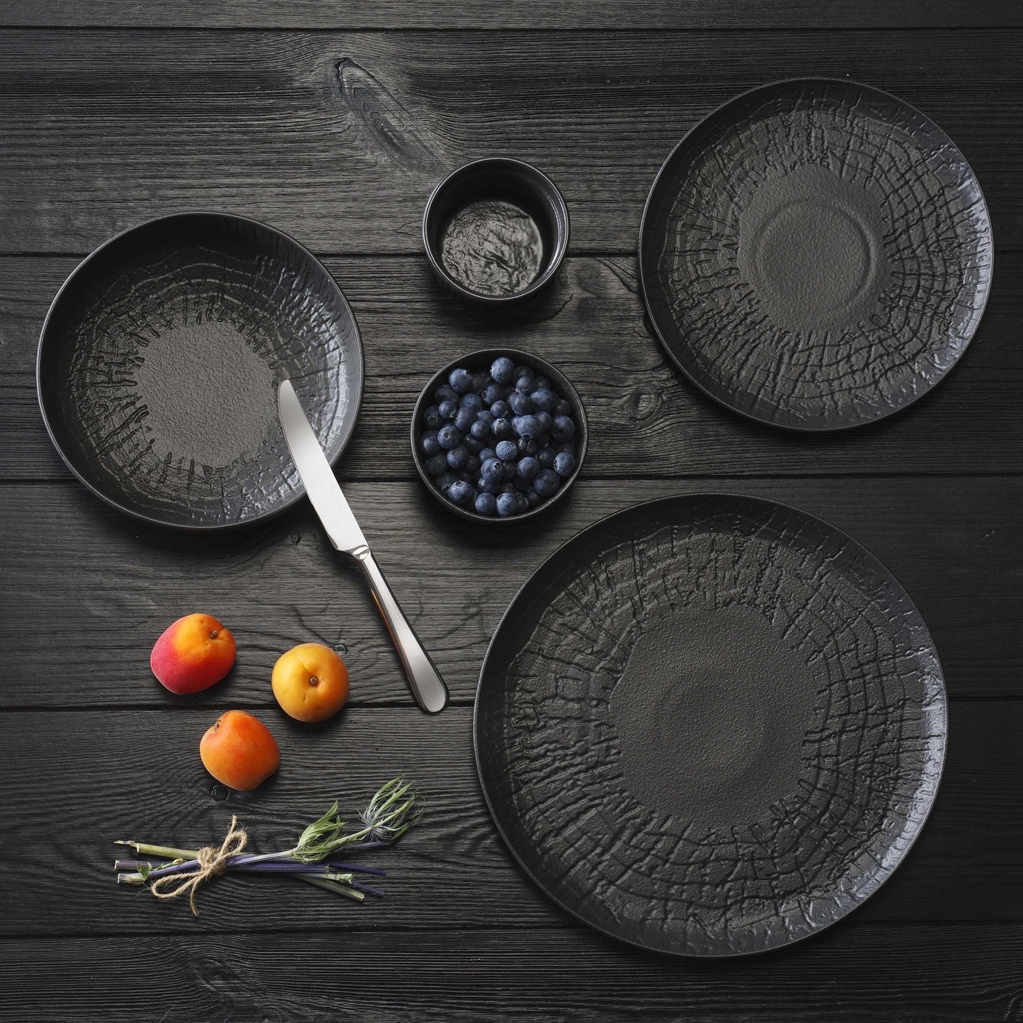 Rectangular plate by Fine Dine, measuring 335x205mm, with a smooth white ceramic surface for serving dishes.