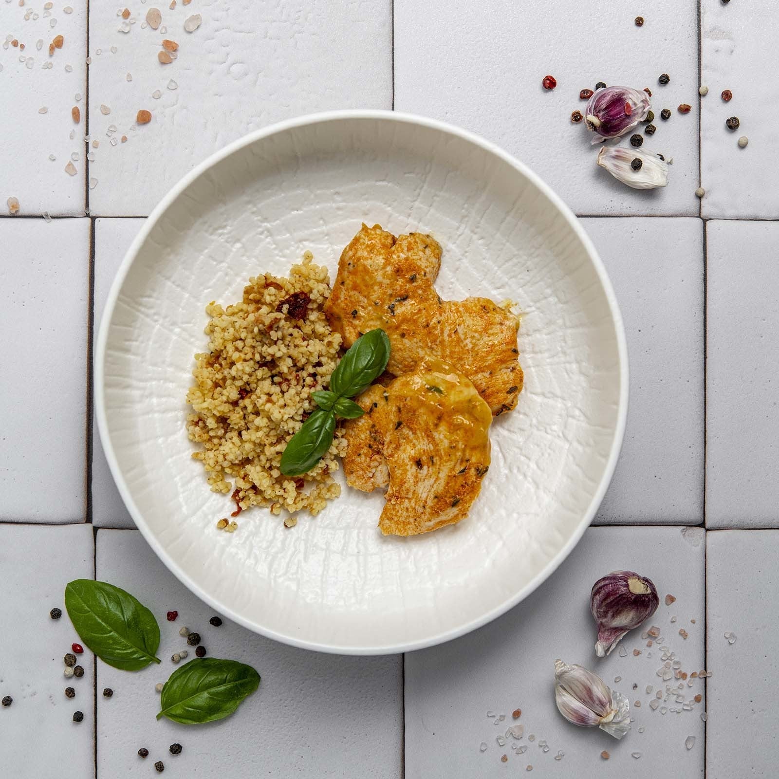 Fine Dine Nordic rectangular plate measuring 335x205mm, showcasing its sleek design and smooth ceramic surface.