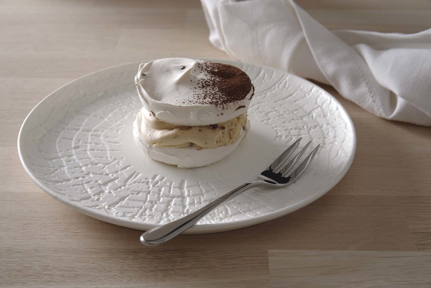 Fine Dine Nordic rectangular plate, 295x148mm, showcasing a sleek, modern design ideal for serving dishes.